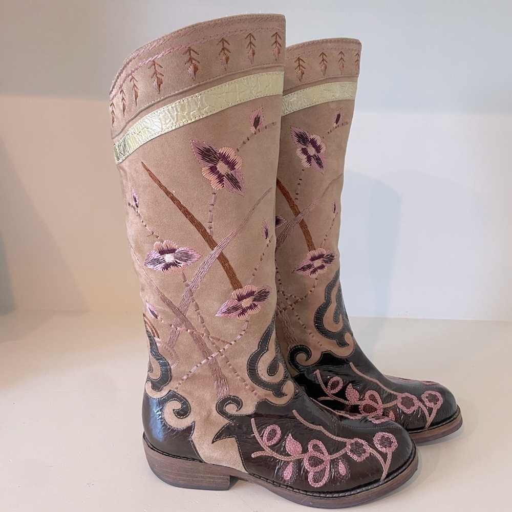 Beverly Feldman rare suede leather floral embroidered riding boots